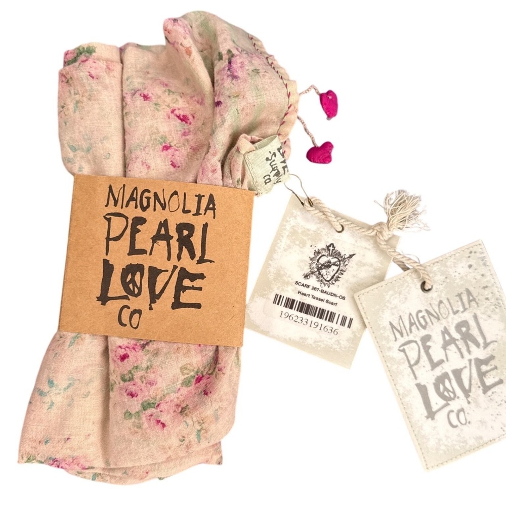 Magnolia Pearl Pink Floral Scarf 29" square NWT Shabby Chic print 🩷 tassles 🩷